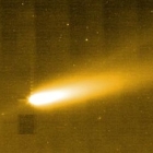 Images de la comte SW-3 en train de se fragmenter  l'approche du Soleil, par le tlescope spatial Spitzer (avril 2006)