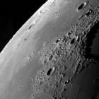 Prises depuis le télescope de l'ESO  La Silla, des photographies de la Lune  haute rsolution (1998).