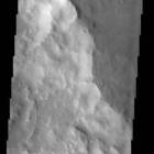 Parmi les premires images de Mars Odyssey : Le Cratre Henry. (mars 2002)