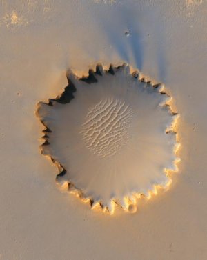 Le cratre Victoria vu par MRO (27 ko)
