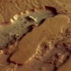 Melas Chasma, Acheron Fossae et Dao & Niger Valles par Mars Express (mai - juin 2004)