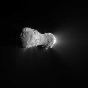 Une vue du noyau de Hartley-2 par mission EPOXI (16 ko)