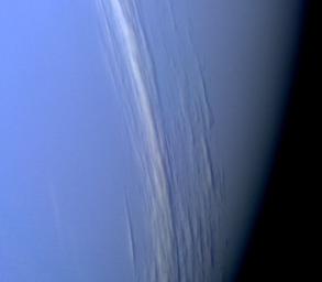 Relief des nuages de Neptune (20 ko)