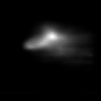Le noyau de la comte de Halley par Vega 1 (7 ko)